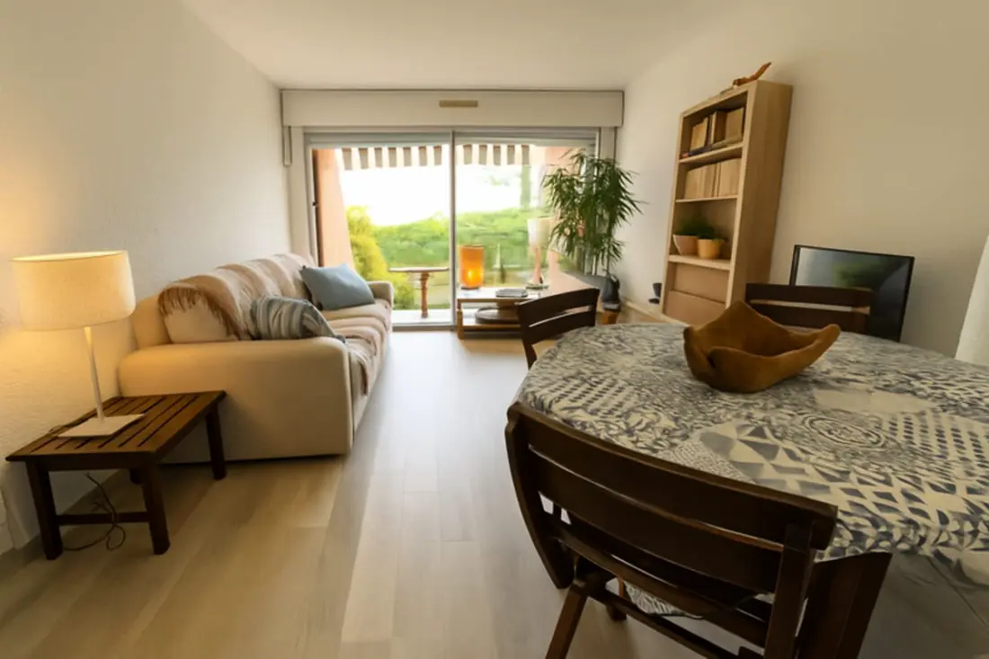 Begane grond, airconditioning, met tuin, vlakbij het strand