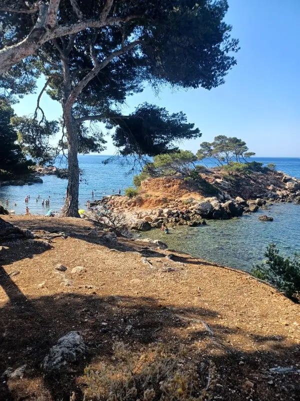 Uitzicht op zee dichtbij strand en Port De Bandol