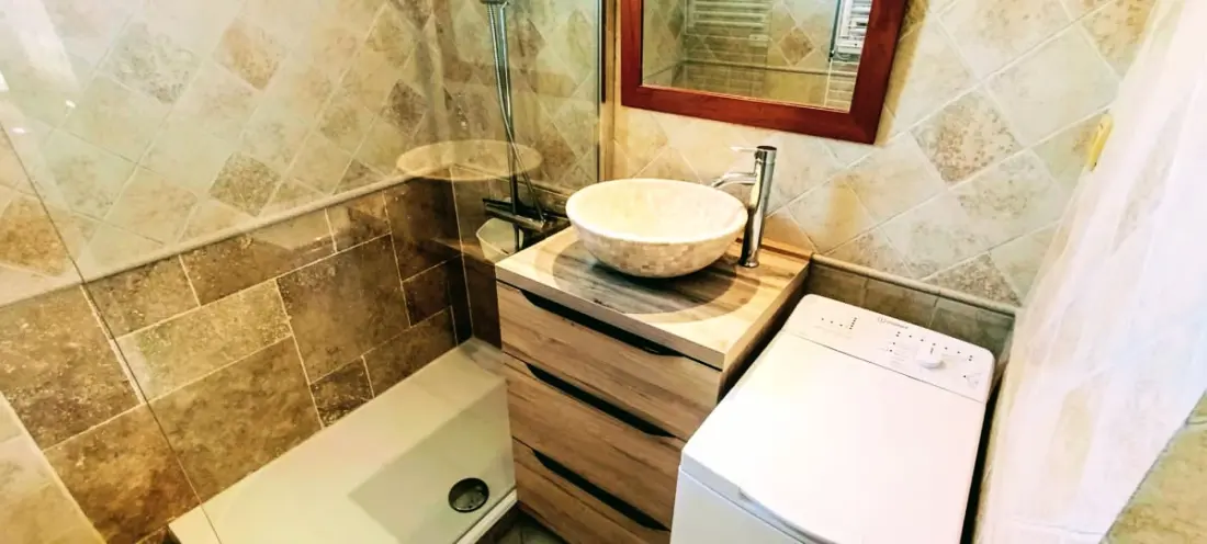 Charmante 2 kamers met balkon In het hart van de stad