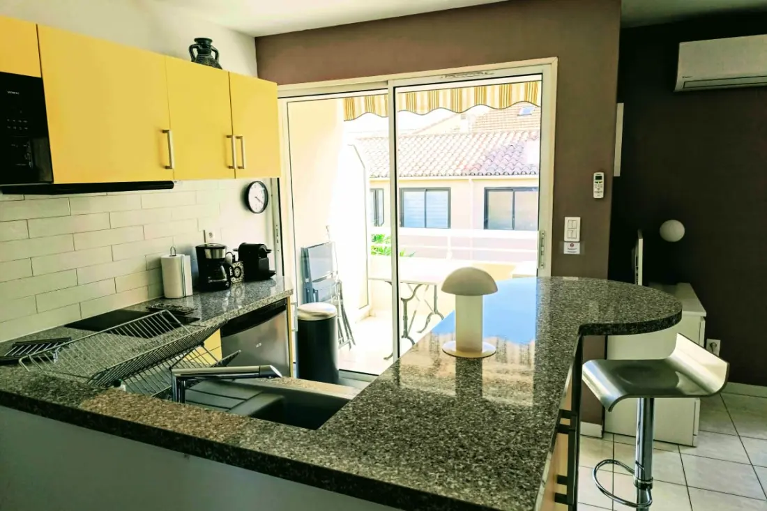 Charmante 2 kamers met balkon In het hart van de stad