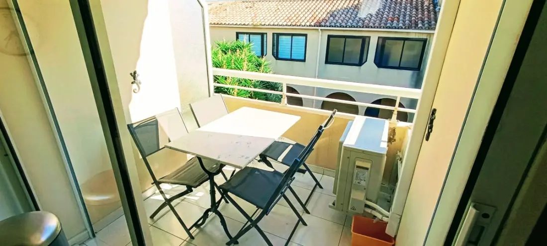 Charmante 2 kamers met balkon In het hart van de stad