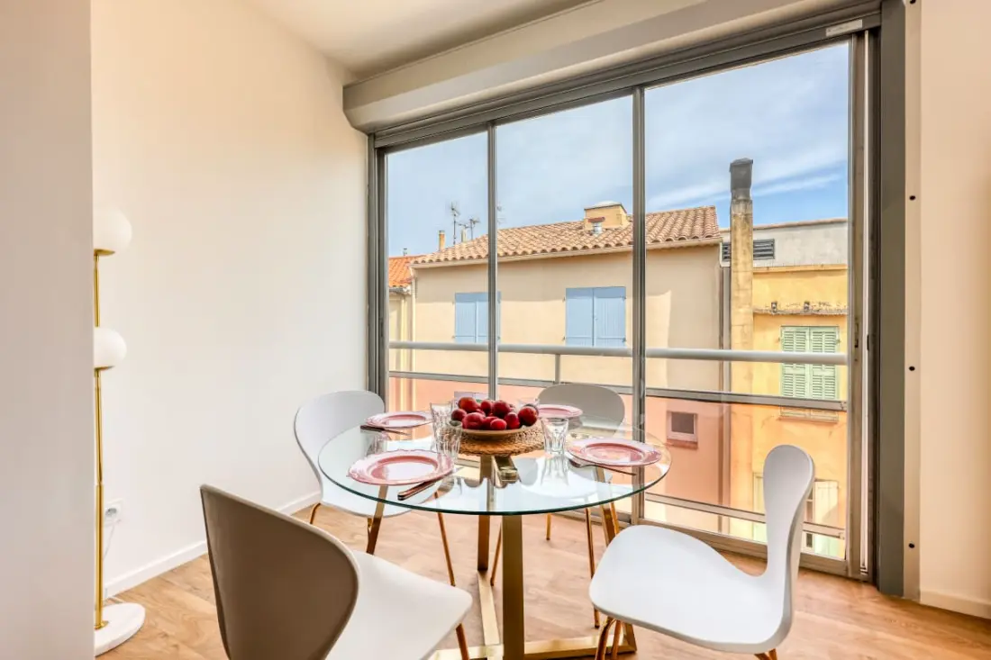 Bandol Light Balcony: