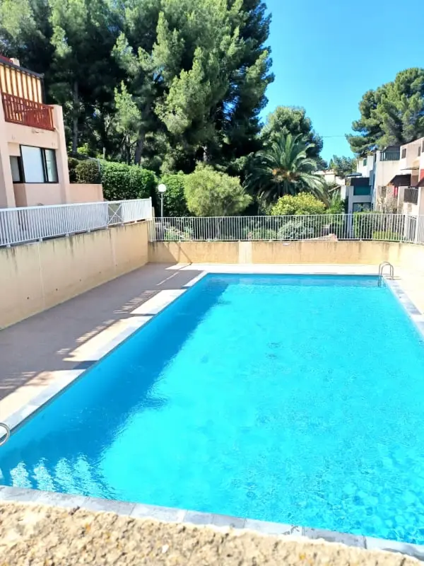 Mooi appartement met zwembad - vlakbij het strand