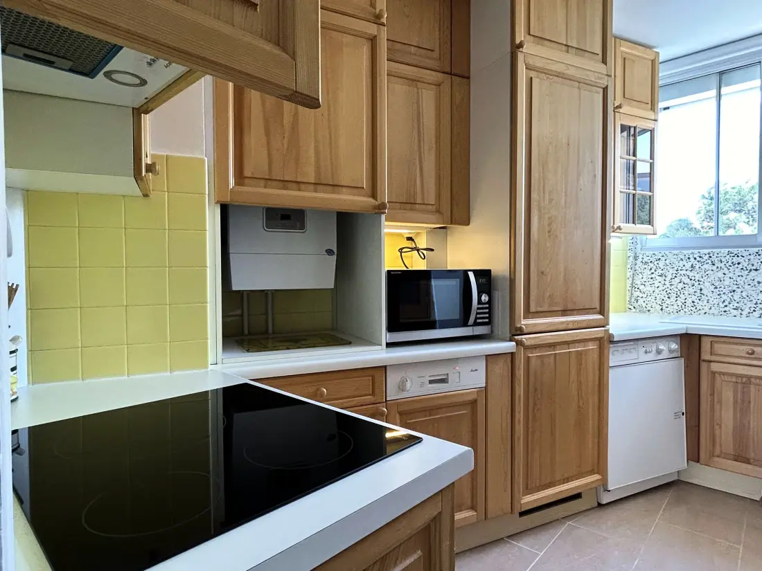 Castell Bear Residence