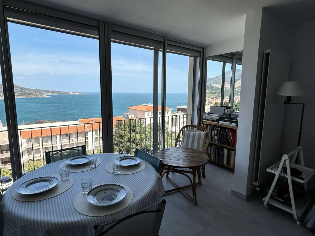 Castell Bear Residence