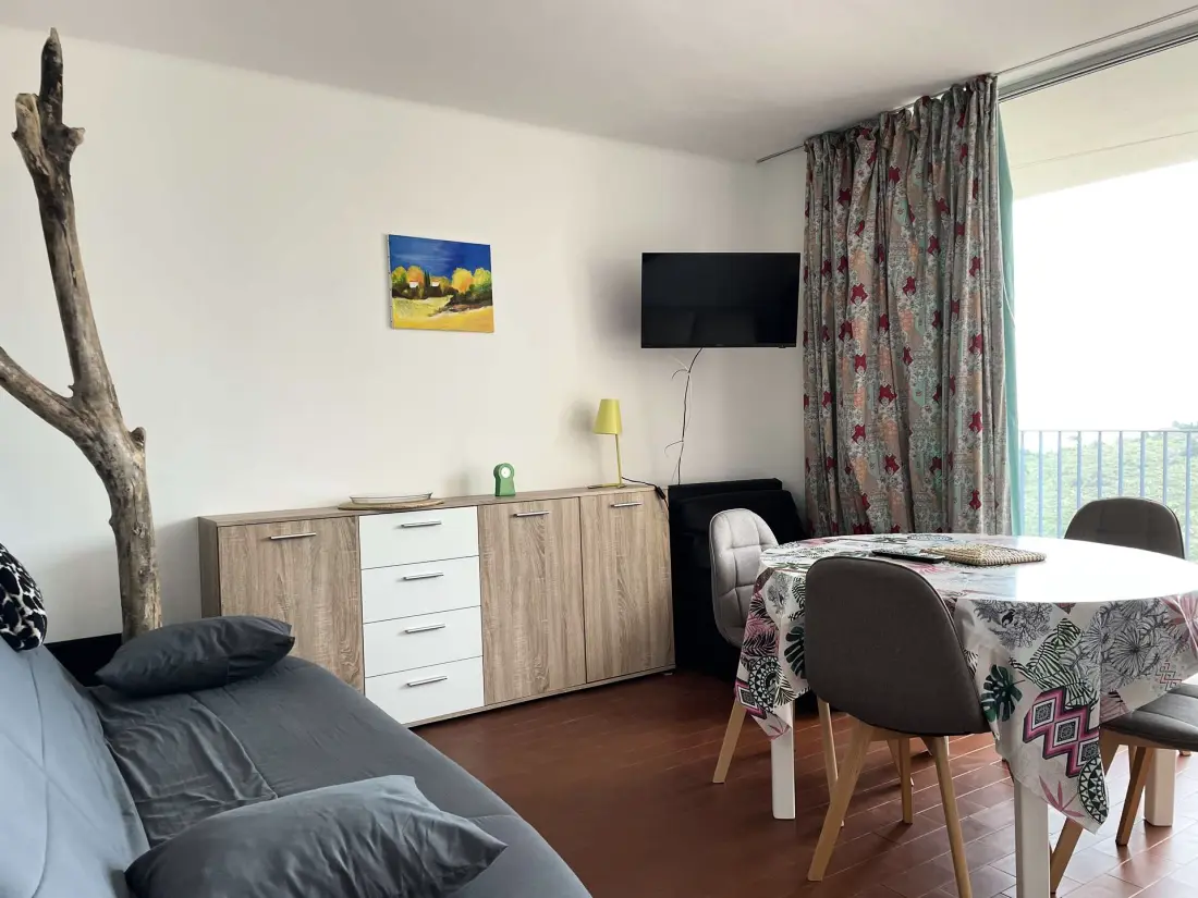 Castell Bear Residence