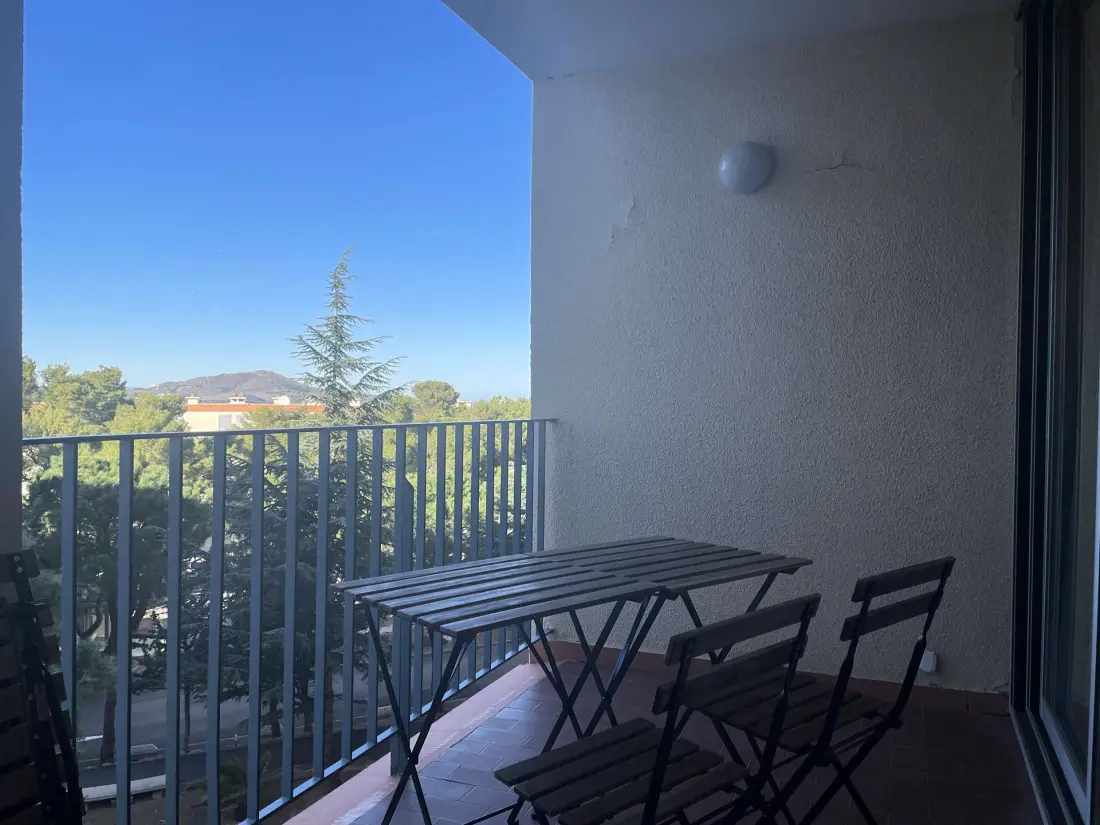 Castell Bear Residence