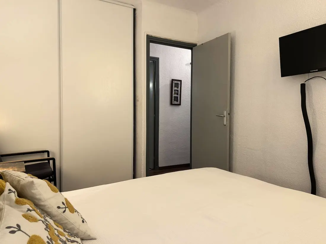 Castell Bear Residence