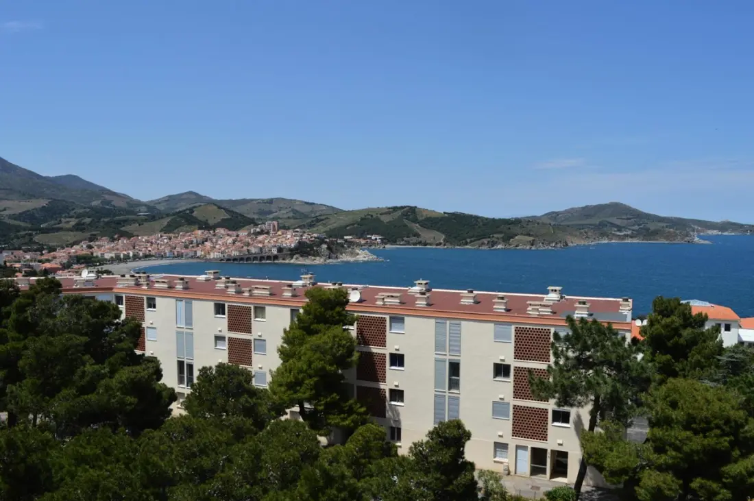 Castell Bear Residence