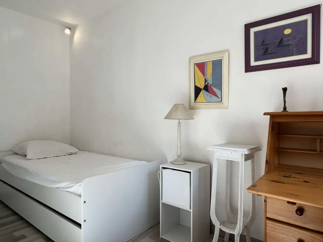 Castell Bear Residence