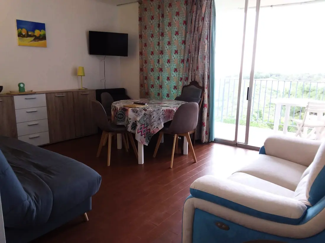 Castell Bear Residence
