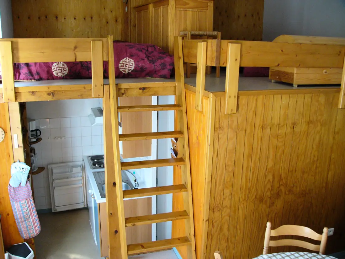 Studio 6 pers. az erkéllyel