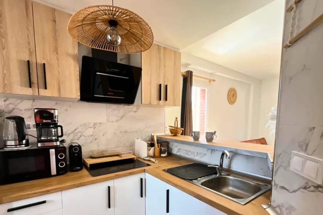 Apartman design, medence, parkoló, közel a strandhoz