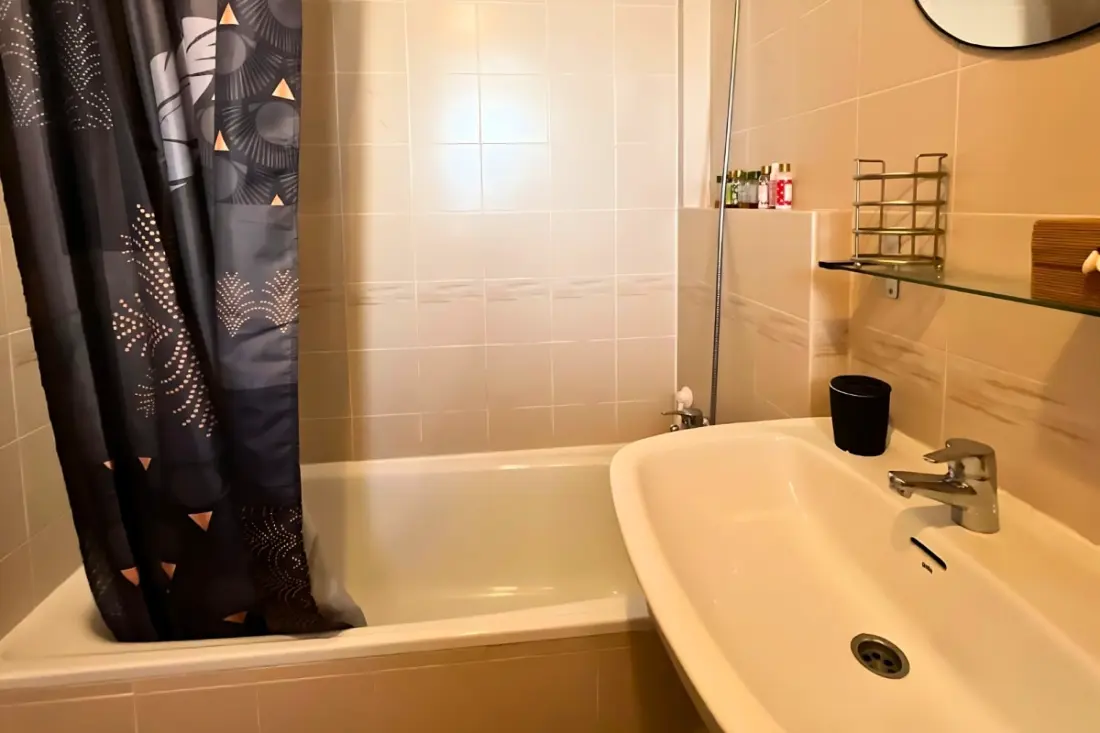 Apartman design, medence, parkoló, közel a strandhoz