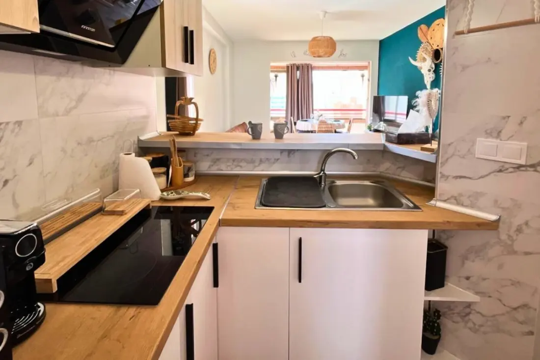 Apartman design, medence, parkoló, közel a strandhoz