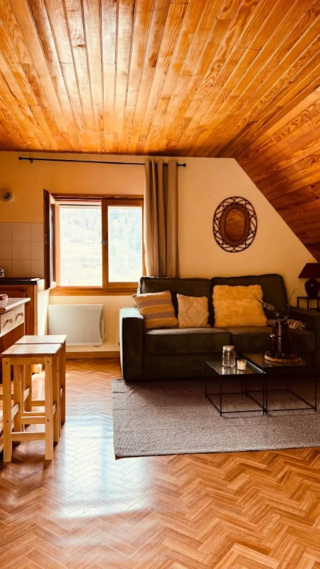 Grange 6 ember számára független stúdióval