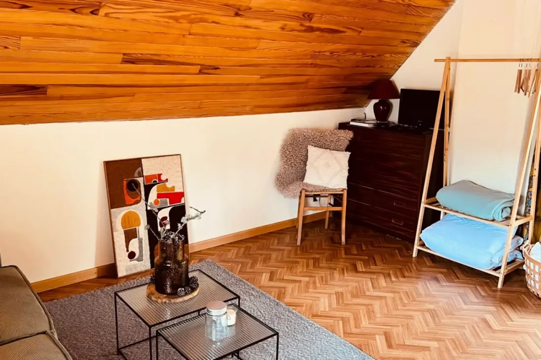 Grange 6 ember számára független stúdióval