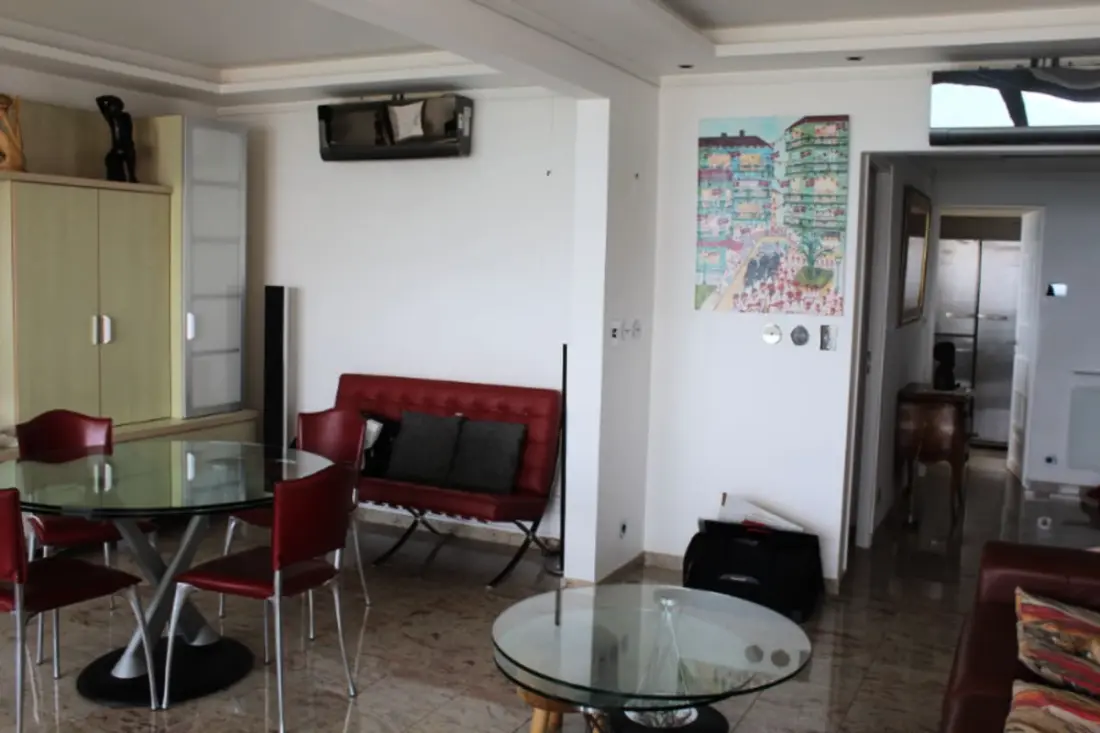 3p apartman medencével és tengeri kilátással