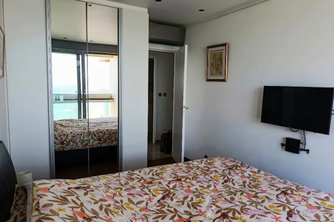 3p apartman medencével és tengeri kilátással