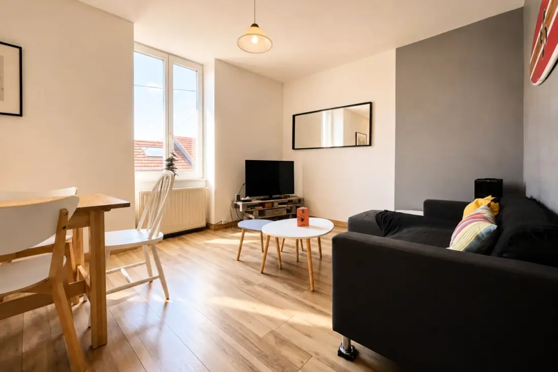 Gyönyörű luxus és meleg apartman
