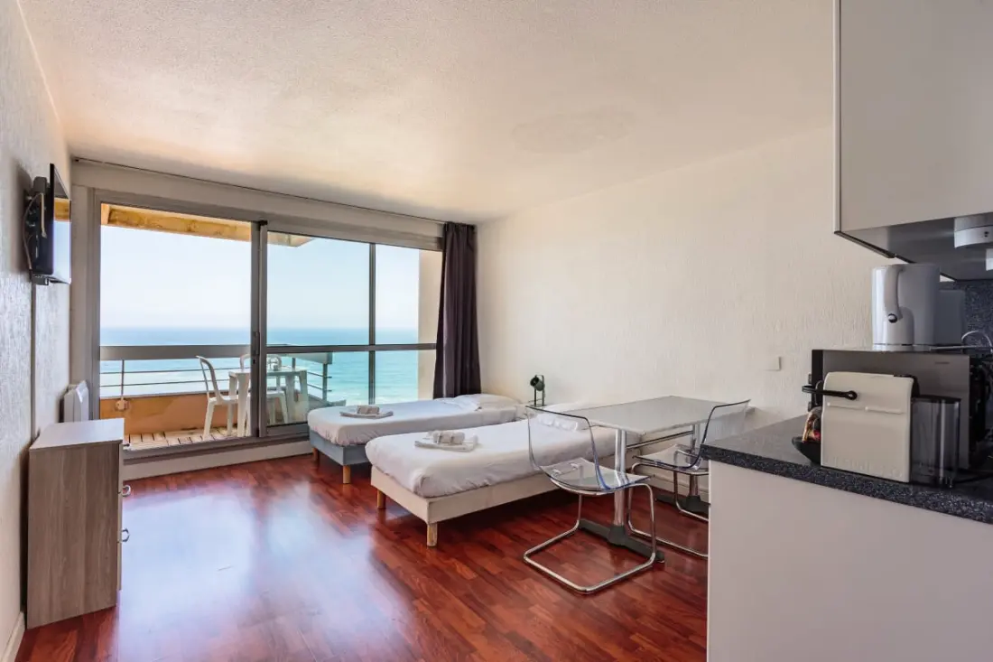 Panorama Studio, Sea View -