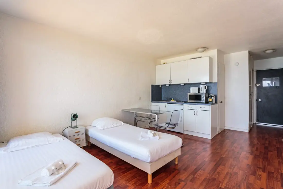 Panorama Studio, Sea View -