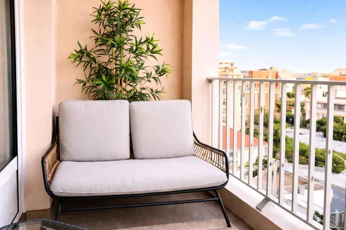 Charming Balcony Apartman és Parkolás