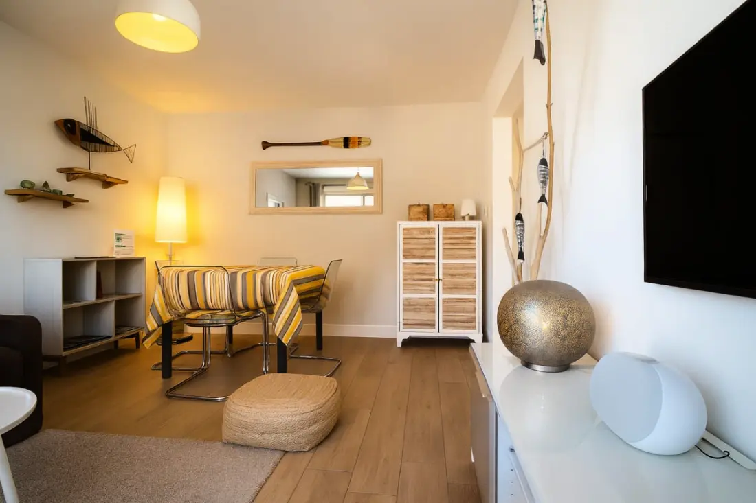 Gyönyörű Luminous Apartman Balcony és Parkolás, Közel Nagy Beach