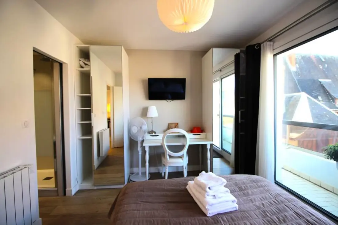 Gyönyörű Luminous Apartman Balcony és Parkolás, Közel Nagy Beach