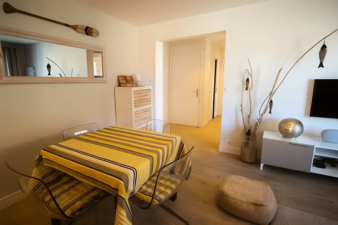 Gyönyörű Luminous Apartman Balcony és Parkolás, Közel Nagy Beach