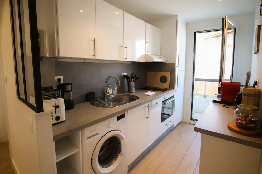 Gyönyörű Luminous Apartman Balcony és Parkolás, Közel Nagy Beach