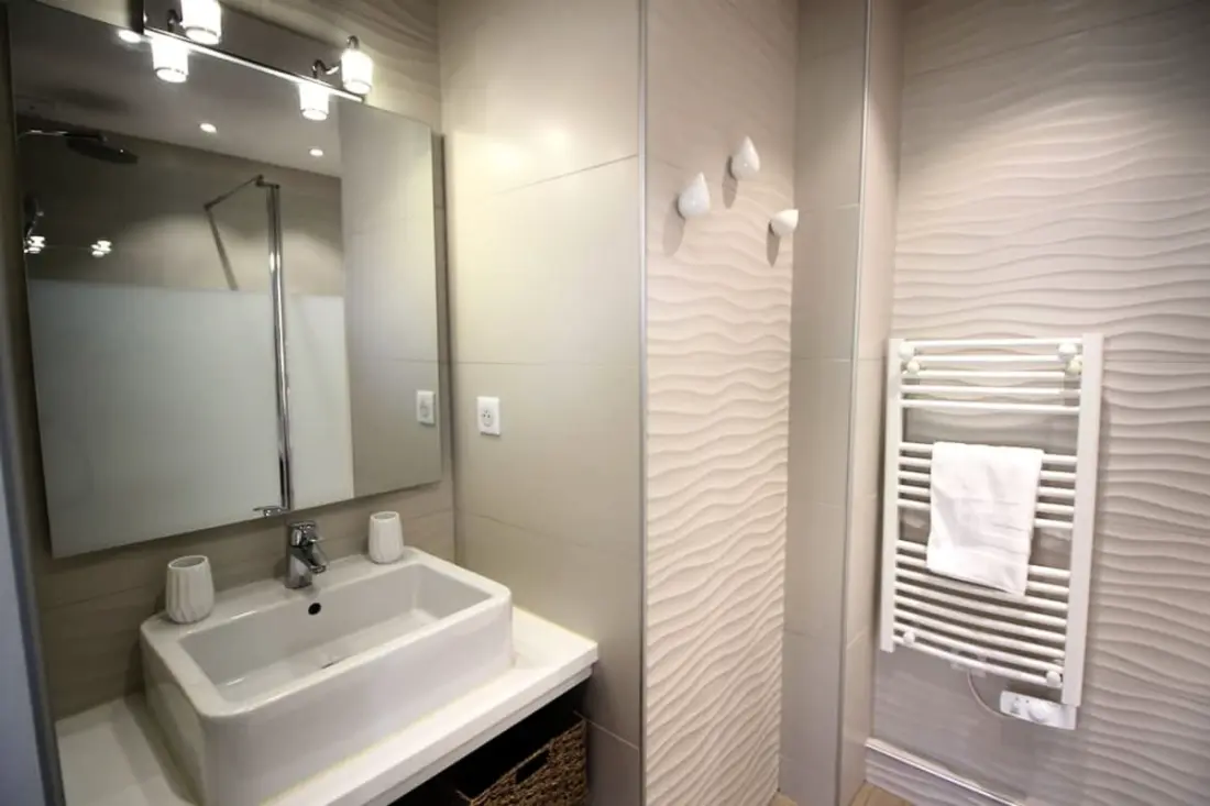 Gyönyörű Luminous Apartman Balcony és Parkolás, Közel Nagy Beach