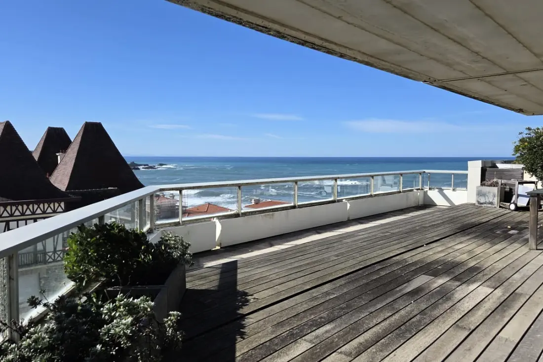Panorámai nézet és terasz Biarritzban