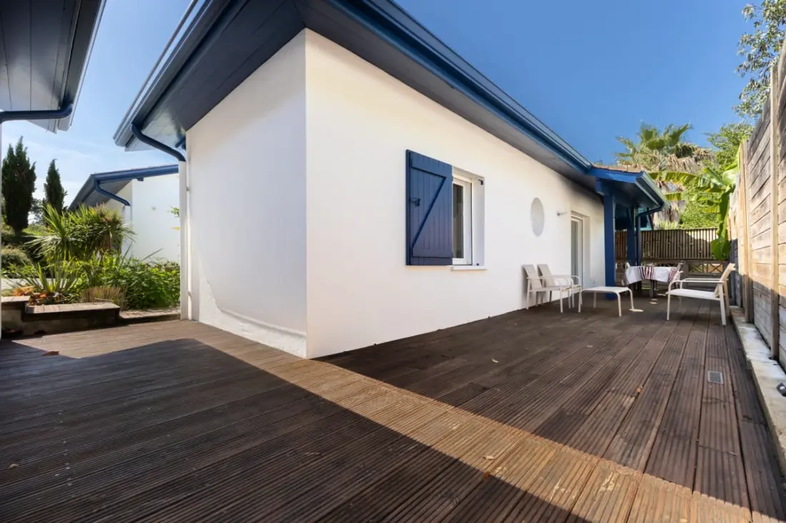 Smuk Lysende lejlighed med terrasse