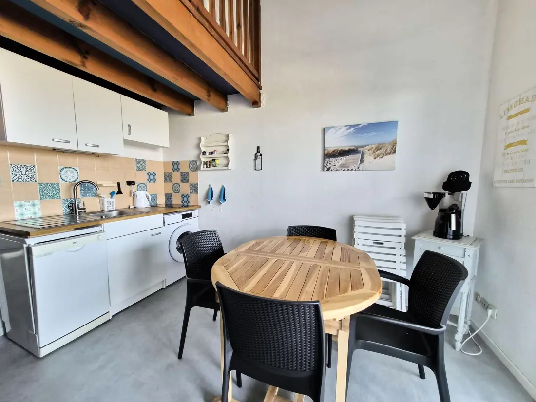Baines I Residence