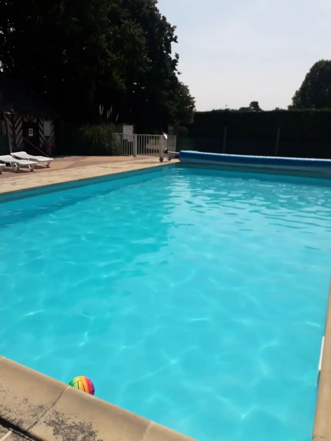 Ideális Chalet medencével Blonville-sur-mer