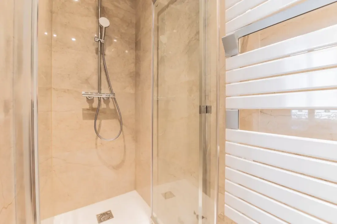 Luxus 3 hálószobás apartman Hyper Center, légkondicionáló, lift