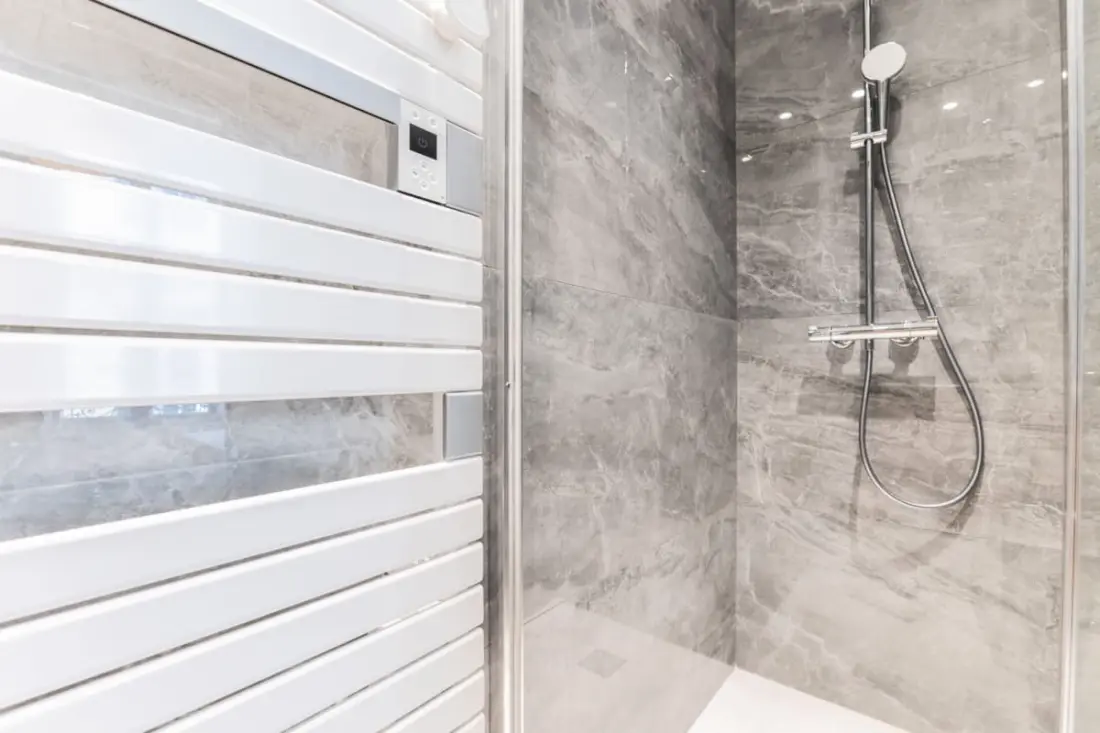 Luxus 3 hálószobás apartman Hyper Center, légkondicionáló, lift
