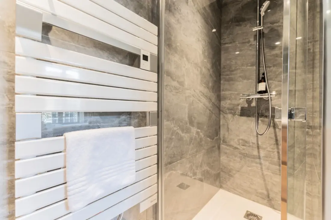 Luxus 3 hálószobás apartman Hyper Center, légkondicionáló, lift