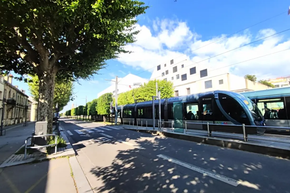 Tágas apartman kerttel és parkolóval