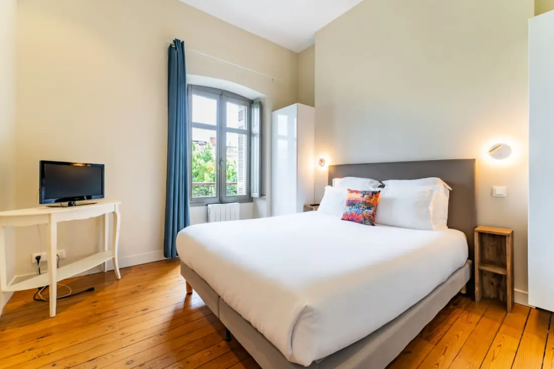 Apartmanok nagyon jó helyet foglaltak a Quinconces kapuján