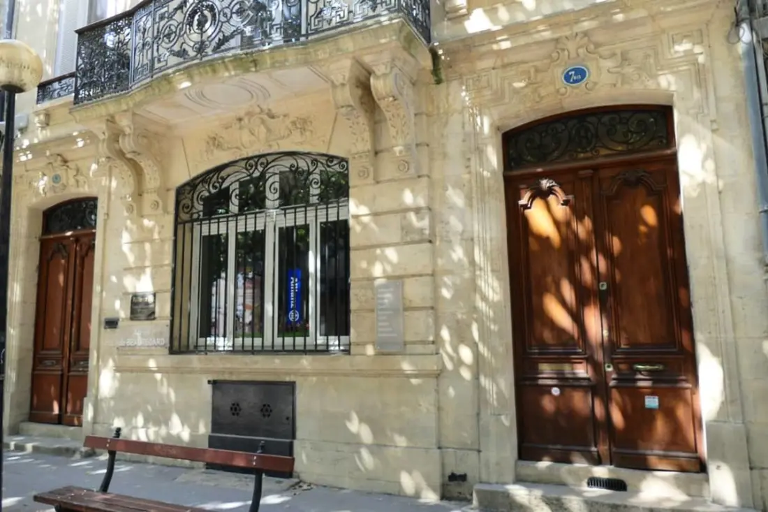 Apartmanok nagyon jó helyet foglaltak a Quinconces kapuján