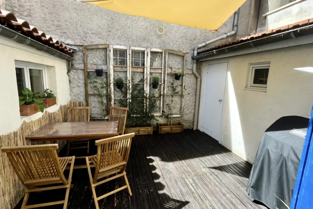 Échoppe Bordelaise Avec Terrasse