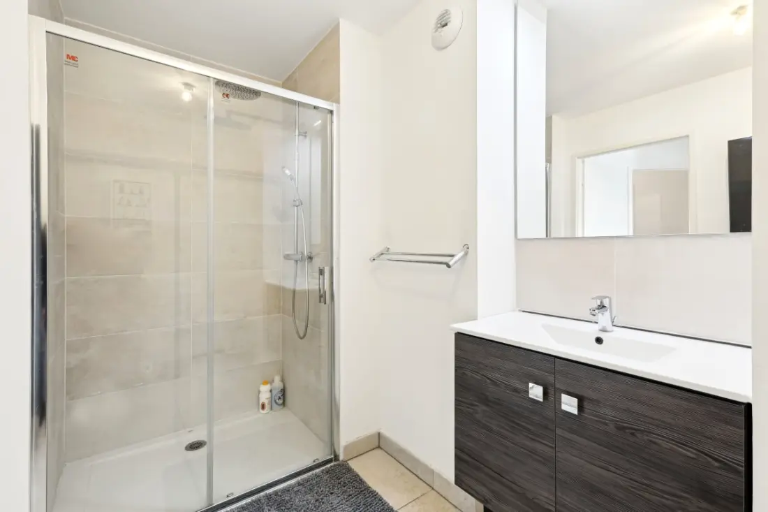 Tágas és világos T5 apartman