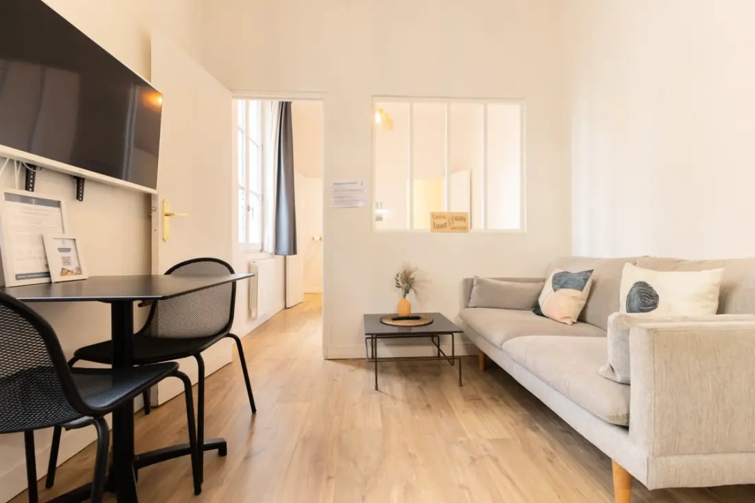Gyönyörű apartman tökéletesen felújítva 2, szemben La Gare Saint-jean
