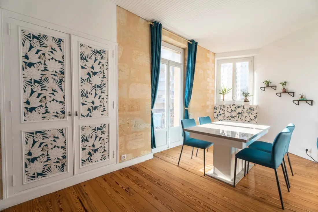 Nagy, világos duplex Bordeaux központ