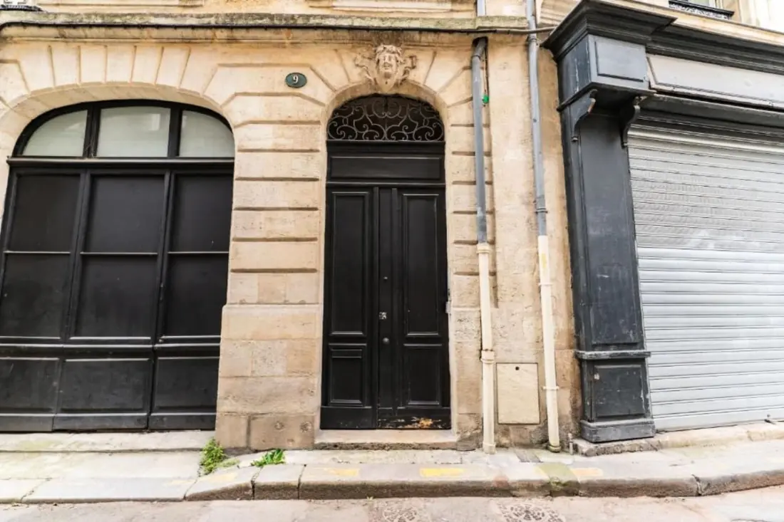 Kiváló bordeaux-i apartman tele bájjal és világos terasszal
