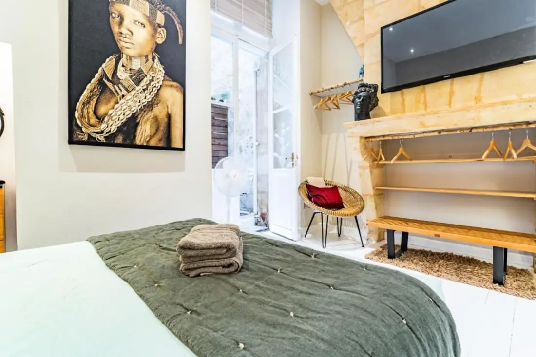 Kiváló bordeaux-i apartman tele bájjal és világos terasszal