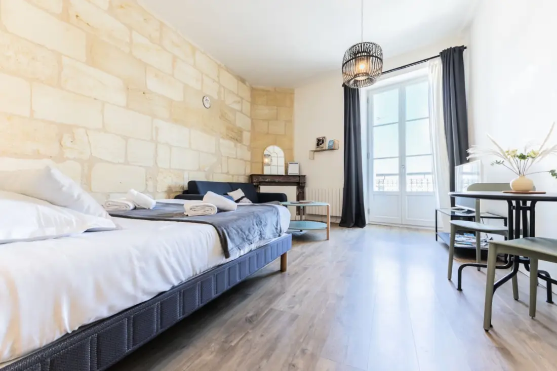 Kiváló hangulatos és bájos apartman 2 fő részére a Gare Saint-Jean közelében