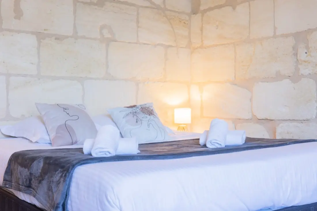 Kiváló hangulatos és bájos apartman 2 fő részére a Gare Saint-Jean közelében